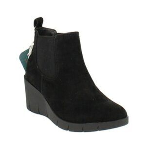 Cliffs by White Mountain Percy Wedge Chelsea Boot